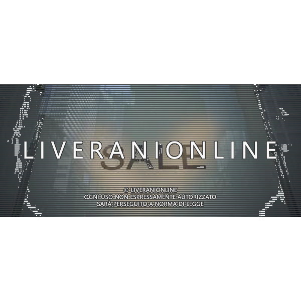 Minimalist sale sign in the window of a Zara store on Fifth Avenue in New York on Friday, June 28, 2013. (å Richard B. Levine) ©Photoshot/AGENZIA ALDO LIVERANI SAS-ITALY ONLY - EDITORIAL USE ONLY