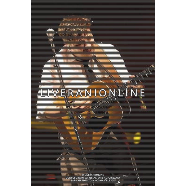 Mumford and Sons plays Glastonbury Festival on 30/06/2013 at Worthy Farm, Glastonbury. Persons pictured: Marcus Mumford. ©Photoshot/AGENZIA ALDO LIVERANI SAS-ITALY ONLY - EDITORIAL USE ONLY