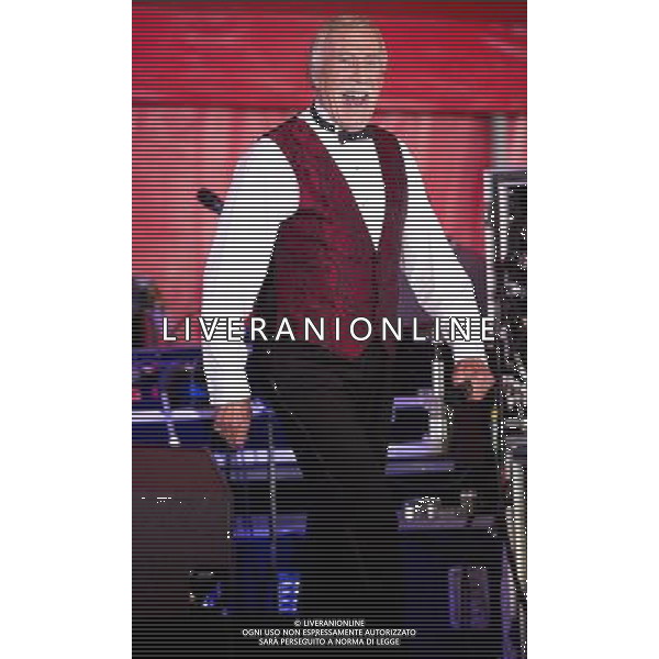 Sir Bruce Forsyth performs on the Avalon stage on the Sunday of Glastonbury Festival. 30 June 2013 ©Photoshot/AGENZIA ALDO LIVERANI SAS-ITALY ONLY - EDITORIAL USE ONLY