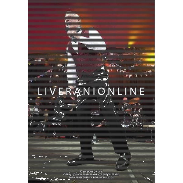 Sir Bruce Forsyth performs on the Avalon stage on the Sunday of Glastonbury Festival. 30 June 2013 ©Photoshot/AGENZIA ALDO LIVERANI SAS-ITALY ONLY - EDITORIAL USE ONLY
