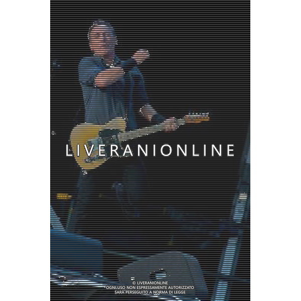 Bruce Springsteen \' The E Street Band on their The Wrecking Ball Tour - Bruce Springsteen performing live in concert at ive at Hard Rock Calling 2013 on the Main Stage, Queen Elizabeth Olympic Park, London, United Kingdom Date: 30/06/2013 ©Photoshot/AGENZIA ALDO LIVERANI SAS-ITALY ONLY - EDITORIAL USE ONLY