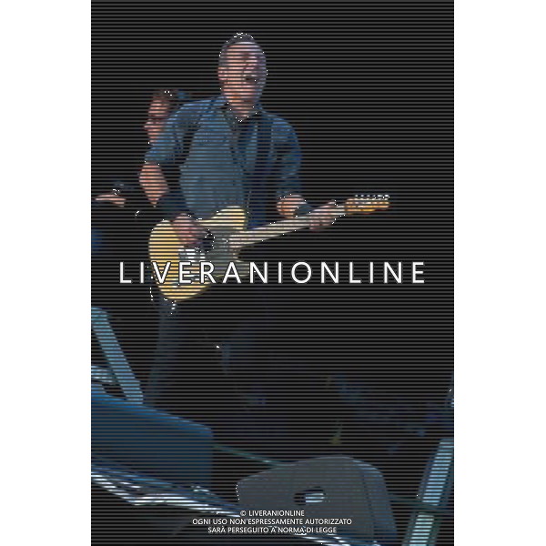 Bruce Springsteen \' The E Street Band on their The Wrecking Ball Tour - Bruce Springsteen performing live in concert at ive at Hard Rock Calling 2013 on the Main Stage, Queen Elizabeth Olympic Park, London, United Kingdom Date: 30/06/2013 ©Photoshot/AGENZIA ALDO LIVERANI SAS-ITALY ONLY - EDITORIAL USE ONLY