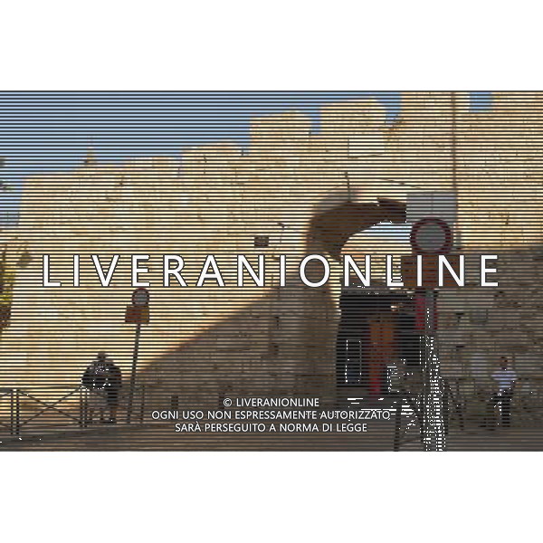 (130704) -- JERUSALEM, July 4, 2013() -- This photo taken on July 3, 2013 shows the New Gate of Jerusalem\'s Old City. Old City of Jerusalem and its Walls were recorded on the United Nations Educational, Scientific and Cultural Organization\'s World Heritage list in 1982. (/ Yin Dongxun)(axy) ©Photoshot/AGENZIA ALDO LIVERANI SAS-ITALY ONLY - EDITORIAL USE ONLY