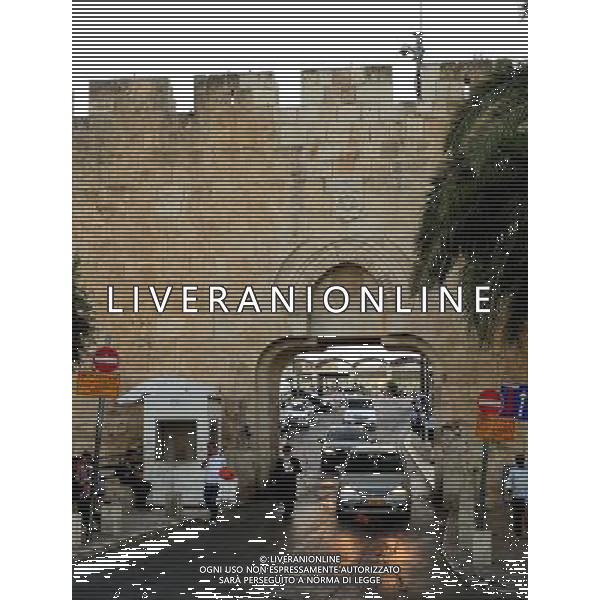 (130704) -- JERUSALEM, July 4, 2013() -- This photo taken on July 3, 2013, shows the Dung Gate of Jerusalem\'s Old City. Old City of Jerusalem and its Walls were recorded on the United Nations Educational, Scientific and Cultural Organization\'s World Heritage list in 1982. (/ Yin Dongxun)(axy) ©Photoshot/AGENZIA ALDO LIVERANI SAS-ITALY ONLY - EDITORIAL USE ONLY