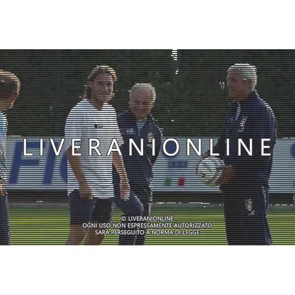 Coverciano (Fi) 04/10/2004 Raduno e allenamento della Nazionale italiana di Calcio nella foto francesco totti con marcello lippi Ph Gianni Nucci/Aldo Liverani