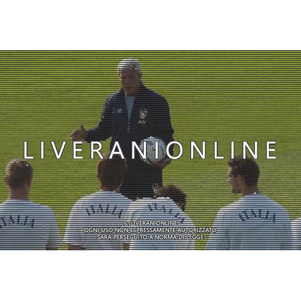 Coverciano (Fi) 04/10/2004 Raduno e allenamento della Nazionale italiana di Calcio nella foto marcello lippi Ph Gianni Nucci/Aldo Liverani