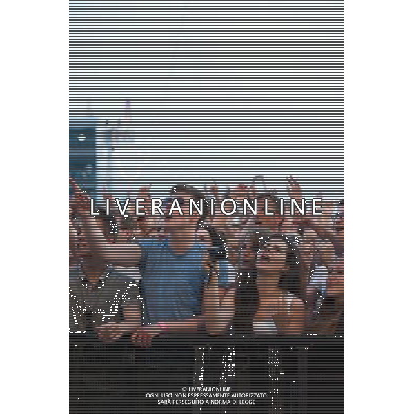 Mumford and Sons headline a one day festival, Gentlemen of the Road, at the Queen Elizabeth Park in Stratford. The show was part of their Summer Stampede 2013 tour. Picture shows the audience singing along to the song \'Little Lion Man\'. AG ALDO LIVERANI SAS ONLY ITALY