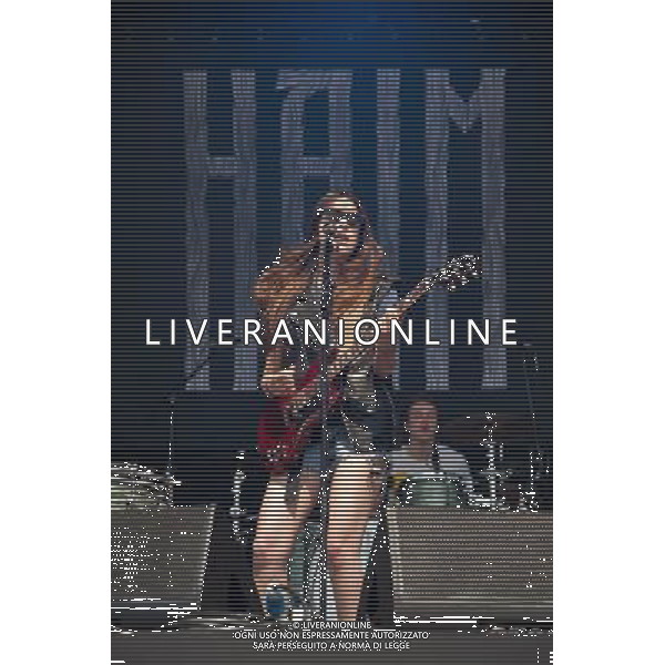 Haim play Mumford and Sons\'s Gentlemen of the Road festival, at the Queen Elizabeth Park in Stratford. Picture shows Danielle Haim. ©photoshot/AGENZIA ALDO LIVERANI SAS - ITALY ONLY - EDITORIAL USE ONLY