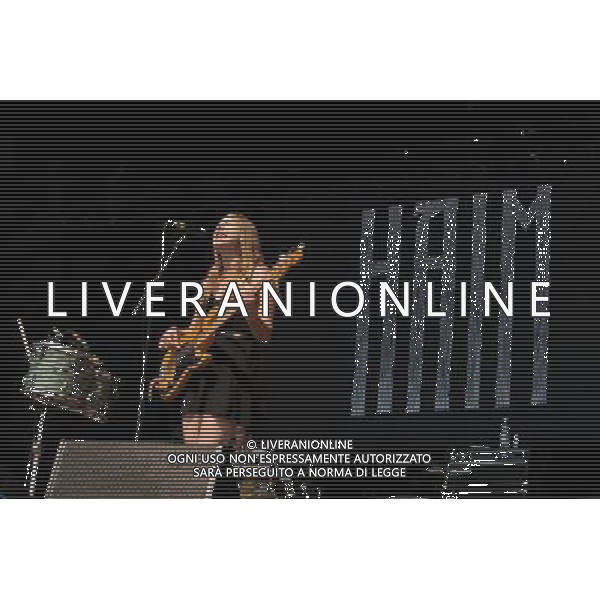 Haim play Mumford and Sons\'s Gentlemen of the Road festival, at the Queen Elizabeth Park in Stratford. Picture shows Este Haim. ©photoshot/AGENZIA ALDO LIVERANI SAS - ITALY ONLY - EDITORIAL USE ONLY