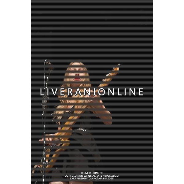 Haim play Mumford and Sons\'s Gentlemen of the Road festival, at the Queen Elizabeth Park in Stratford. Picture shows Este Haim. ©photoshot/AGENZIA ALDO LIVERANI SAS - ITALY ONLY - EDITORIAL USE ONLY