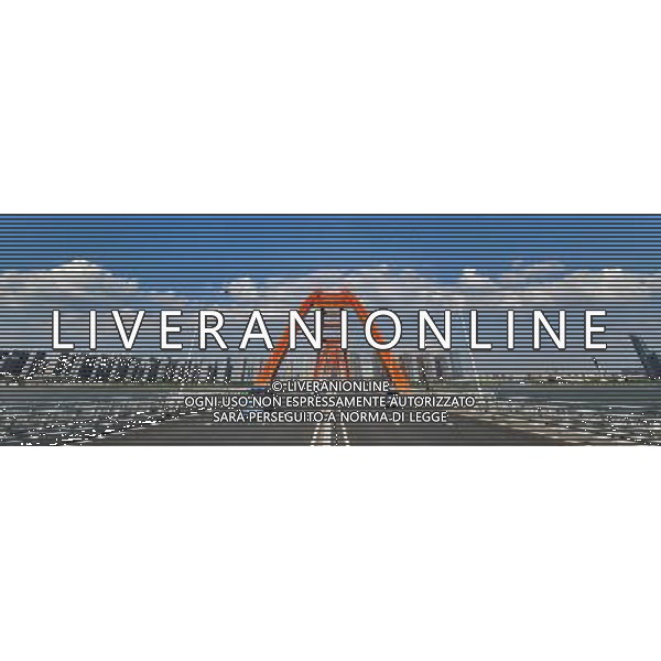 (130708) -- CHANGSHA, July 8, 2013 () -- Photo taken on July 8, 2013 shows the Fuyuanlu bridge in Changsha, capital of central China\'s Hunan Province. Changsha enjoys fine weather on Monday. (/Long Hongtao) (zc) ©photoshot/AGENZIA ALDO LIVERANI SAS - ITALY ONLY - Vedute della citta\' di Changsha, Cina centrale provincia di Hunan durante una giornata di bel tempo 8 luglio 2013