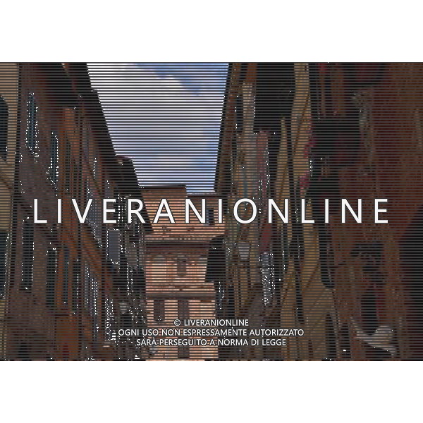 (130709) -- SIENA, July 9, 2013 () -- The historic center of Siena is seen in Tuscany, Italy, July 7, 2013. The historic center of Siena was inscribed onto UNESCO\'s World Heritage List in 1995. The city is famous for its medieval cityscape and the horse race Palio, attracting over 150,000 visitors every year. (/Xu Nizhi) (djj) AG ALDO LIVERANI SAS ONLY ITALY AG ALDO LIVERANI SAS ONLY ITALY