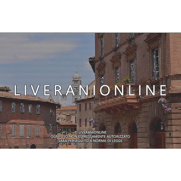 (130709) -- SIENA, July 9, 2013 () -- The historic center of Siena is seen in Tuscany, Italy, July 7, 2013. The historic center of Siena was inscribed onto UNESCO\'s World Heritage List in 1995. The city is famous for its medieval cityscape and the horse race Palio, attracting over 150,000 visitors every year. (/Xu Nizhi) (djj) AG ALDO LIVERANI SAS ONLY ITALY AG ALDO LIVERANI SAS ONLY ITALY