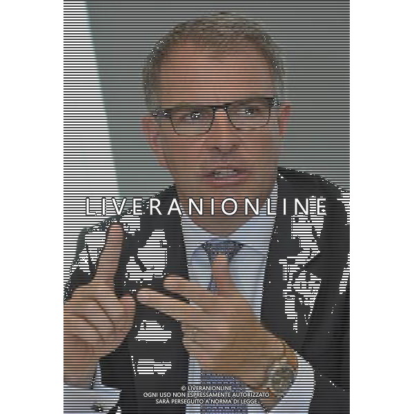 MILANO 11/7/2013 INCONTRO STAMPA LUFTHANSA, PRESSO MERCEDES-BENZ CENTER, V IA GALLARATE 450 NELLA FOTO CARTSEN SPHOR AMMINISTRATORE DELEGATO LUFTHANSA GERMAN AIRLINES FOTO ROMANO/AG ALDO LIERANI S.A.S. 