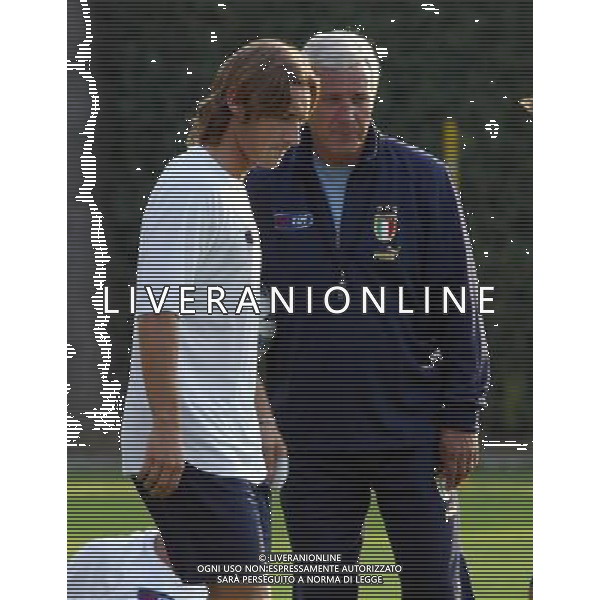 Coverciano 04/10/2004 Raduno della Nazionale Nella foto:Totti Francesco e Lippi Marcello.* Ph Gianni Nucci/Aldo Liverani