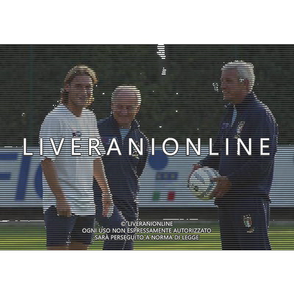 Coverciano 04/10/2004 Raduno della Nazionale Nella foto:Totti Francesco e Lippi Marcello.* Ph Gianni Nucci/Aldo Liverani