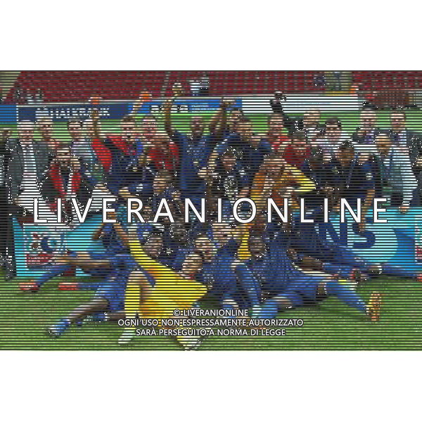 FIFA U20 World Cup Final match between France and Uruguay at Turk Telekom Arena Stadium in Istanbul, Turkey 13.07.2013 Pictured: French players celebrate with their trophy after beating Uruguay at penalty kicks during their FIFA Under 20 World Cup final football match at Turk Telecom stadium in Istanbul. MISTRZOSTWA SWIATA U20 U 20 PILKA NOZNA TURCJA FINAL FRANCJA vs URUGWAJ FOT. SESKIM/NEWSPIX.PL TURKEY, GERMANY, AUSTRIA AND UK OUT !!! --- Newspix.pl AG ALDO LIVERANI SAS ONLY ITALY *** Local Caption *** www.newspix.pl mail us: info@newspix.pl call us: 0048 022 23 22 222 --- Polish Picture Agency by Ringier Axel Springer Poland