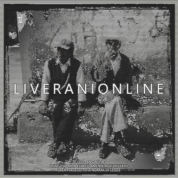 (130714) -- PUEBLA, July 14, 2013 () -- Image taken on July 13, 2013 using an Iphone 4S\' \'Hipstamatic\' app shows two men taking a break in San Pedro Yancuitlalpan, in the San Nicolas de los Ranchos municipality, in the state of Puebla, in the center of Mexico. (/Guillermo Arias) (da) (ce) ©photoshot/AGENZIA ALDO LIVERANI SAS - ITALY ONLY - Vedute della vita quotidiana riprese nella citta\' di San Pedro Yancuitlalpan ricampionate con un Iphone 4S \'app \'Hipstamatic\', stato di Puebla, nel centro del Messico 4 luglio 2013
