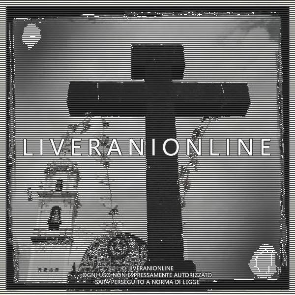 (130714) -- PUEBLA, July 14, 2013 () -- Image taken on July 13, 2013 using an Iphone 4S\' \'Hipstamatic\' app shows a cross in front of a church, in the San Nicolas de los Ranchos municipality, in the state of Puebla, in the center of Mexico. (/Guillermo Arias) (da) (ce) ©photoshot/AGENZIA ALDO LIVERANI SAS - ITALY ONLY - Vedute della vita quotidiana riprese nella citta\' di San Pedro Yancuitlalpan ricampionate con un Iphone 4S \'app \'Hipstamatic\', stato di Puebla, nel centro del Messico 4 luglio 2013