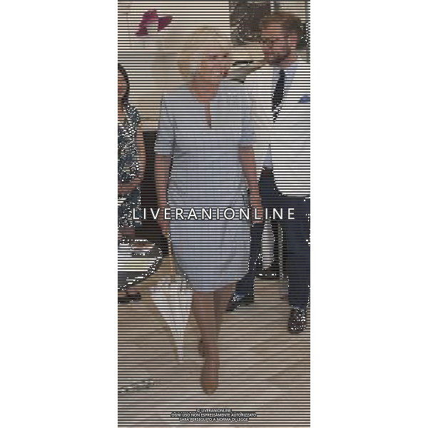 A VERY STYLISH DUCHESS OF CORNWALL AT THE CORONATION FESTIVAL IN THE GROUNDS OF BUCKINGHAM PALACE…ROYAL ROTA. PICTURE MURRAY SANDERS DAILY MAIL… ©photoshot/AGENZIA ALDO LIVERANI SAS - ITALY ONLY - REALI INGLESI: Camilla duchessa di Cornovaglia durante la Festa dell\'Incoronazione nel giardino di Buckingham Palace, nel centro di Londra Inghilterra 11 luglio 2013