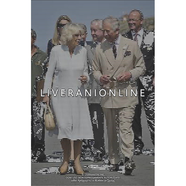The Prince of Wales and Duchess of Cornwall in Bude, Cornwall, during their annual summer visit to Cornwall and Devon. ©photoshot/AGENZIA ALDO LIVERANI SAS - ITALY ONLY - REALI INGLESI: Il principe Carlo d\'inghilterra con la moglie Camilla duchessa di Cornovaglia durante la Festa dell\'Incoronazione nel giardino di Buckingham Palace, Londra 11 luglio 2013