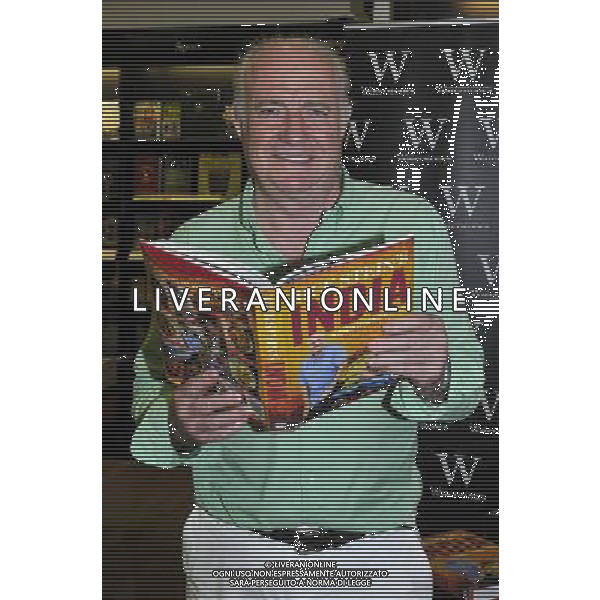 Rick Stein at a signing of his new book \'Rick Stein\'s India\', (which accompanies his new BBC TV Series of the same name) at Waterstones, Leadenhall Market, London, EC3V on Tuesday 16 July 2013. AG ALDO LIVERANI SAS ONLY ITALY