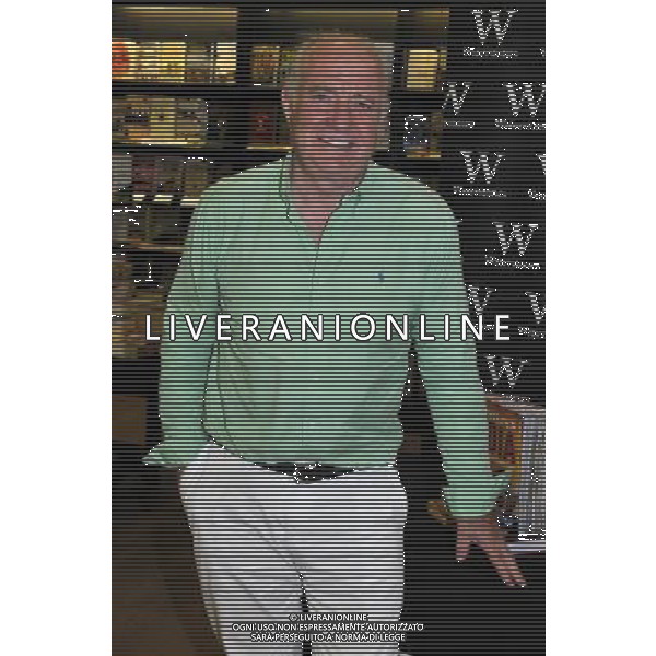 Rick Stein at a signing of his new book \'Rick Stein\'s India\', (which accompanies his new BBC TV Series of the same name) at Waterstones, Leadenhall Market, London, EC3V on Tuesday 16 July 2013. AG ALDO LIVERANI SAS ONLY ITALY