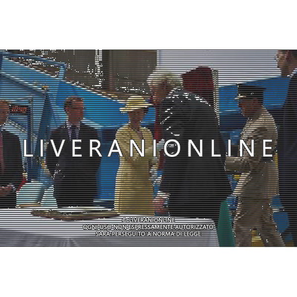 HRH the Queen on the occasion of a royal visit to James Cropper Papers in Burnside in Kendal in the lake disctick ©PHOTOSHOT/AGENZIA ALDO LIVERANI SAS - ITALY ONLY - REALI INGLESI: La Regina Elisabetta II d\'inghilterra all\'apertura di un nuovo impianto di riciclaggio a Kendal, Cumbria, il 17 luglio 2013