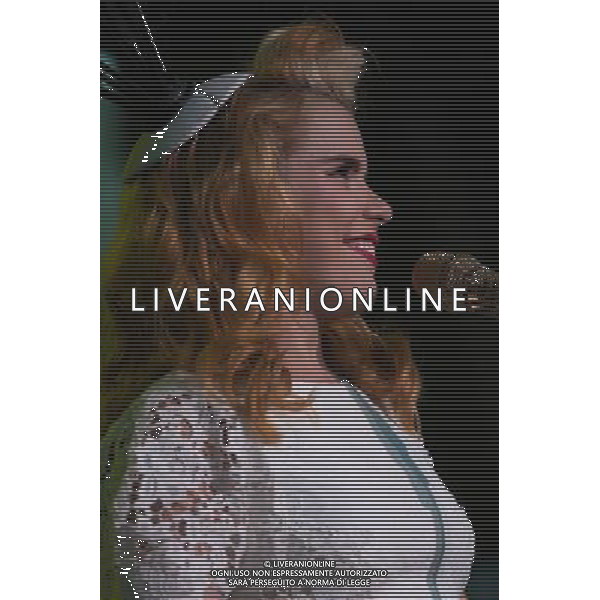 Paloma Faith performs on the floating stage at The Henley Festival Sunday 14th July 2013. ©PHOTOSHOT/AGENZIA ALDO LIVERANI SAS - ITALY ONLY - EDITORIAL USE ONLY