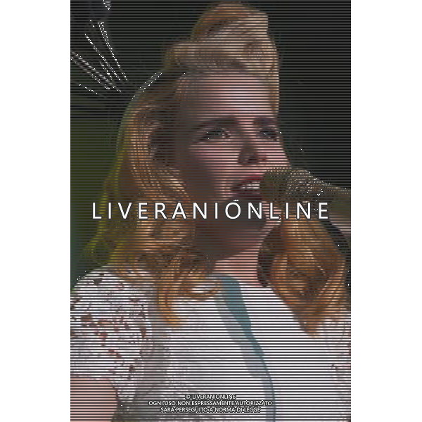 Paloma Faith performs on the floating stage at The Henley Festival Sunday 14th July 2013. ©PHOTOSHOT/AGENZIA ALDO LIVERANI SAS - ITALY ONLY - EDITORIAL USE ONLY