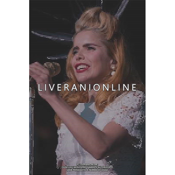 Paloma Faith performs on the floating stage at The Henley Festival Sunday 14th July 2013. ©PHOTOSHOT/AGENZIA ALDO LIVERANI SAS - ITALY ONLY - EDITORIAL USE ONLY