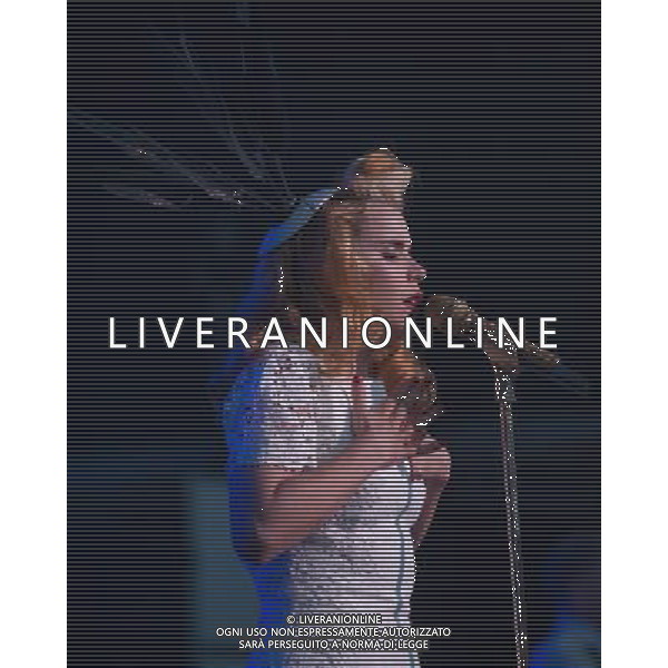 Paloma Faith performs on the floating stage at The Henley Festival Sunday 14th July 2013. ©PHOTOSHOT/AGENZIA ALDO LIVERANI SAS - ITALY ONLY - EDITORIAL USE ONLY