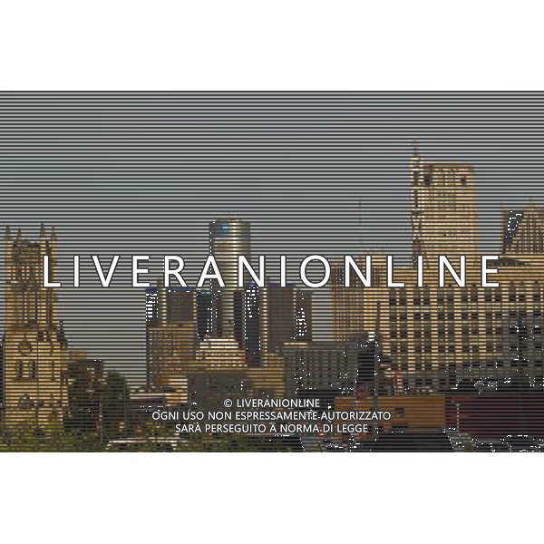 (130719) -- DETROIT, July 19, 2013 () -- The downtown skyline is seen in Detroit, Michigan, the United States, July 18, 2013. U.S. city Detroit filed for bankruptcy Thursday, making it the largest-ever municipal bankruptcy in U.S. history, local media reported. (/Tony Ding) (zw) ©photoshot/AGENZIA ALDO LIVERANI SAS - ITALY ONLY - La citta\' americana di Detroit ha presentato istanza di fallimento, per bancarotta municipale la piu\' grande nella storia degli Stati Uniti, Michigan 19 luglio 2013