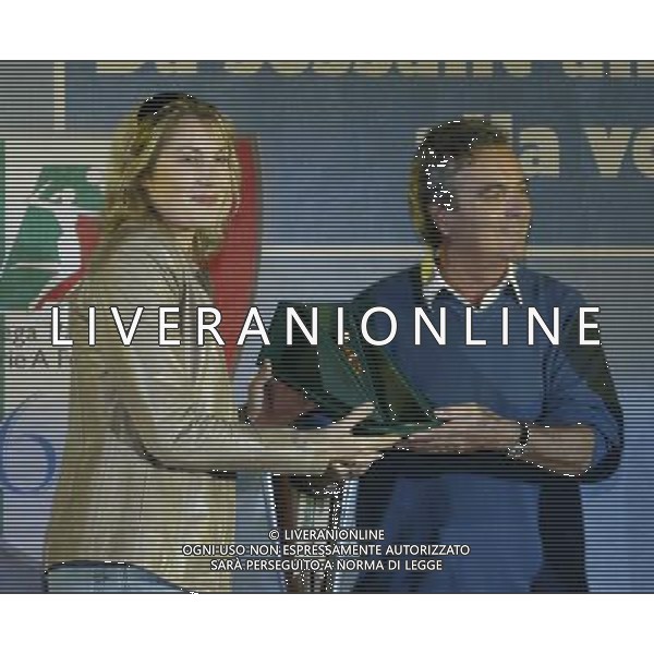 milano 7 ottobre 2004 presentazione 60¡ campionato di pallavolo serie A femminile nella foto: premiazione miglior realizzatrice 2003/2004 Elena Koleva foto emilio andreoli / ag. aldo liverani