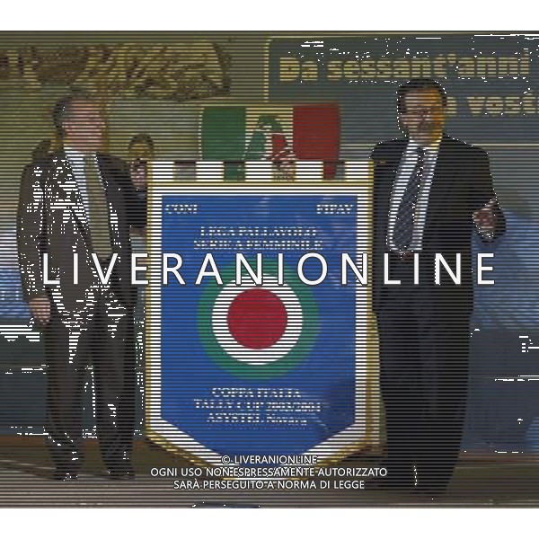 milano 7 ottobre 2004 presentazione 60¡ campionato di pallavolo serie A femminile nella foto: la premiazione dei vincitori della coppa italia 2003/2004 foto emilio andreoli / ag. aldo liverani