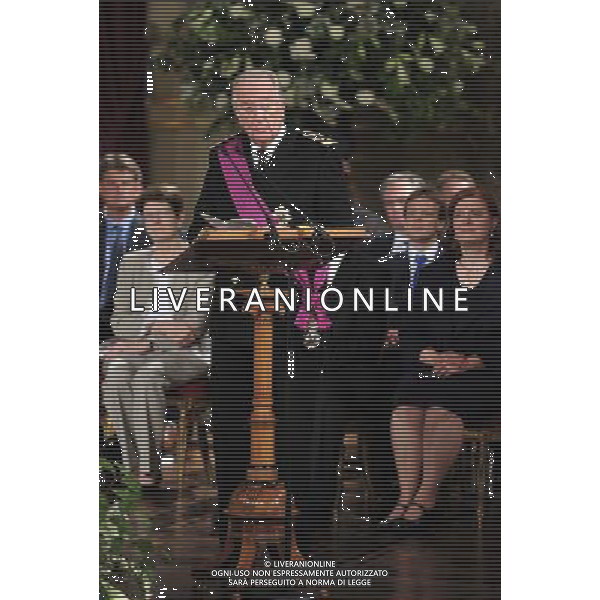 (130721) -- BRUSSELS, July 21, 2013 () -- Belgium\'s King Albert II delivers the statement to abdicate at the Royal Palace in Brussels, capital of Belgium, on July 21, 2013, the country\'s national day. Belgium\'s 79-year-old King Albert II abdicated on Sunday and left the throne to his eldest son Philippe. (/Ye Pingfan)(xzj) ©photoshot/AGENZIA ALDO LIVERANI SAS - ITALY ONLY - Cerimonia di abdicazione al Palazzo Reale di Bruxelles, il Re del Belgio Alberto II di 79 anni, ha lasciato il trono al suo primogenito il Principe Filippo, il 21 luglio 2013
