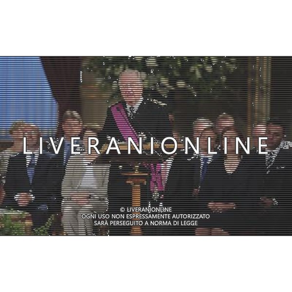 (130721) -- BRUSSELS, July 21, 2013 () -- Belgium\'s King Albert II delivers the statement to abdicate at the Royal Palace in Brussels, capital of Belgium, on July 21, 2013, the country\'s national day. Belgium\'s 79-year-old King Albert II abdicated on Sunday and left the throne to his eldest son Philippe. (/Ye Pingfan)(xzj) ©photoshot/AGENZIA ALDO LIVERANI SAS - ITALY ONLY - Cerimonia di abdicazione al Palazzo Reale di Bruxelles, il Re del Belgio Alberto II di 79 anni, ha lasciato il trono al suo primogenito il Principe Filippo, il 21 luglio 2013