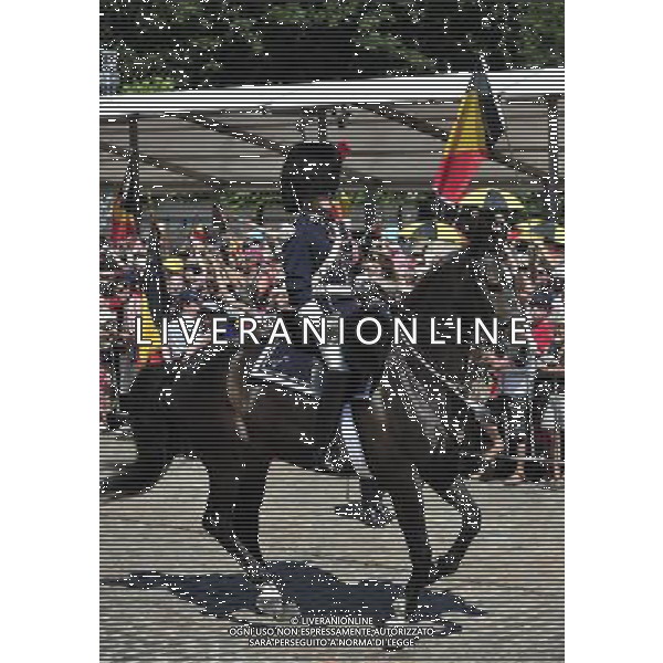(130721) -- BRUSSELS, July 21, 2013 () -- An Belgian royal cavalryman rides in front of Royal Palace during abdication ceremony in Brussels, capital of Belgium, on July 21, 2013, the country\'s national day. Prince Philippe was sworn in before parliament as Belgium\'s seventh king on Sunday, after his father Albert II abdicated. (/Ye Pingfan)(xzj) ©photoshot/AGENZIA ALDO LIVERANI SAS - ITALY ONLY - Cerimonia di abdicazione al Palazzo Reale di Bruxelles, il Re del Belgio Alberto II di 79 anni, ha lasciato il trono al suo primogenito il Principe Filippo, il 21 luglio 2013