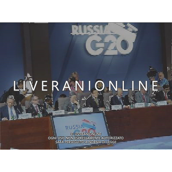 (130719) -- MOSCOW, July 20, 2013 () -- Chinese Finance Minister Lou Jiwei (4th L, front) and Zhou Xiaochuan (3rd L, front), governor of People\'s Bank of China, attend the Group of Twenty (G20) finance ministers and central bank governors\' meetings in Moscow, Russia, July 20, 2013. The G20 finance ministers and central bank governors\' meetings kicked off in Moscow on Friday. (/Ding Yuan)(zhf) ©photoshot/AGENZIA ALDO LIVERANI SAS - ITALY ONLY - Riunione dei ministri delle finanze e governatori delle banche centrali al G20 a Mosca, Russia 20 luglio 2013.
