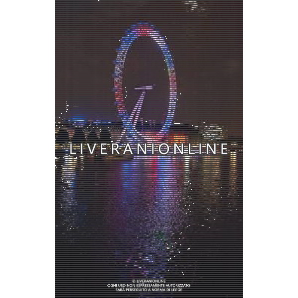 The London eye is lit up in the colours of the Union Jack celebrating the birth of Prince William and Kates son. 23.07.13 ©photohsot/AGENZIA ALDO LIVERANI SAS - ITALY ONLY - Il London Eye illuminato con i colori della Bandiera per celebrare la nascita del figlio del principe William e Kates a Londra 23 luglio 2013