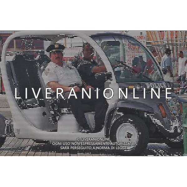 NYPD patrolling Coney Island Fun Fair, circa 1998 ©photoshot/AGENZIA ALDO LIVERANI SAS - ITALY ONLY - Vedute della citta\' di New York negli Stati Uniti nel 1998