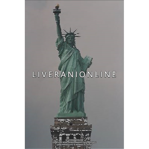 Statue of Liberty, New York, circa 1998 ©photoshot/AGENZIA ALDO LIVERANI SAS - ITALY ONLY - Vedute della citta\' di New York negli Stati Uniti nel 1998