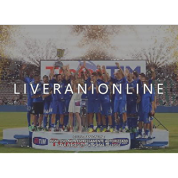 REGGIO EMILIA 23 LUGLIO 2013 /TROFEO TIM 2013 / TRIANGOLARE JUVENTUS-MILAN-SASSUOLO / NELLA FOTO: IL SASSUOLO SOLLEVA IL TROFEO TIM / FOTO FRANCESCA SOLI - AGENZIA ALDO LIVERANI SAS