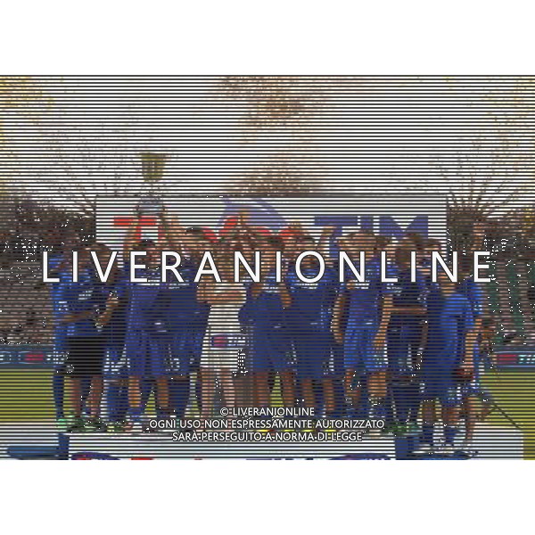 REGGIO EMILIA 23 LUGLIO 2013 /TROFEO TIM 2013 / TRIANGOLARE JUVENTUS-MILAN-SASSUOLO / NELLA FOTO: IL SASSUOLO SOLLEVA IL TROFEO TIM / FOTO FRANCESCA SOLI - AGENZIA ALDO LIVERANI SAS