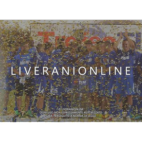 REGGIO EMILIA 23 LUGLIO 2013 /TROFEO TIM 2013 / TRIANGOLARE JUVENTUS-MILAN-SASSUOLO / NELLA FOTO: IL SASSUOLO SOLLEVA IL TROFEO TIM / FOTO FRANCESCA SOLI - AGENZIA ALDO LIVERANI SAS