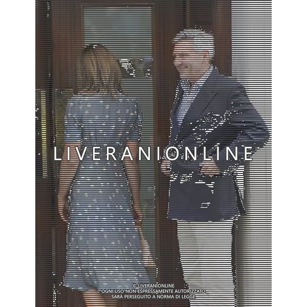 Michael and Carole Middleton arrive at S:T Mary\'s Hospital on July 23, 2013 in London, England. ©photoshot/AGENZIA ALDO LIVERANI SAS - ITALY ONLY - Carole e Michael Middleton genitori di Kate all\'ospedale St Mary per visitare e il nipote appena nato Londra 23 luglio 2013