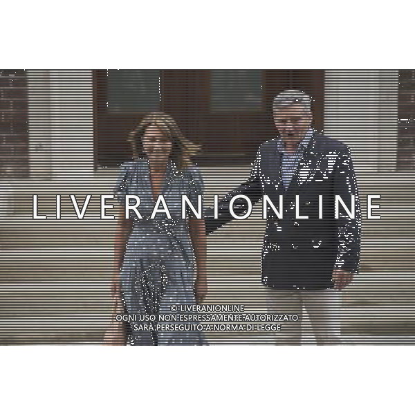 Michael and Carole Middleton leaves ST Mary\'s Hospital on July 23, 2013 in London, England. ©photoshot/AGENZIA ALDO LIVERANI SAS - ITALY ONLY - Carole e Michael Middleton genitori di Kate all\'ospedale St Mary per visitare e il nipote appena nato Londra 23 luglio 2013