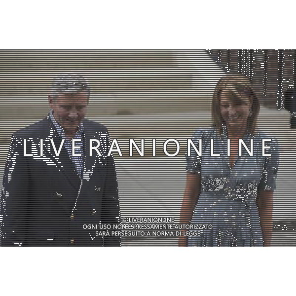 Michael and Carole Middleton leaves ST Mary\'s Hospital on July 23, 2013 in London, England. ©photoshot/AGENZIA ALDO LIVERANI SAS - ITALY ONLY - Carole e Michael Middleton genitori di Kate all\'ospedale St Mary per visitare e il nipote appena nato Londra 23 luglio 2013