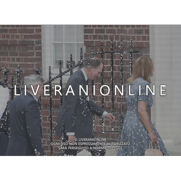 Carol and Micheal Middleton arrive at St.Mary\'s Hospital. ©photoshot/AGENZIA ALDO LIVERANI SAS - ITALY ONLY - Carole e Michael Middleton genitori di Kate all\'ospedale St Mary per visitare e il nipote appena nato Londra 23 luglio 2013