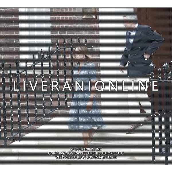 Michael and Carole Middleton leaves ST Mary\'s Hospital on July 23, 2013 in London, England. ©photoshot/AGENZIA ALDO LIVERANI SAS - ITALY ONLY - Carole e Michael Middleton genitori di Kate all\'ospedale St Mary per visitare e il nipote appena nato Londra 23 luglio 2013